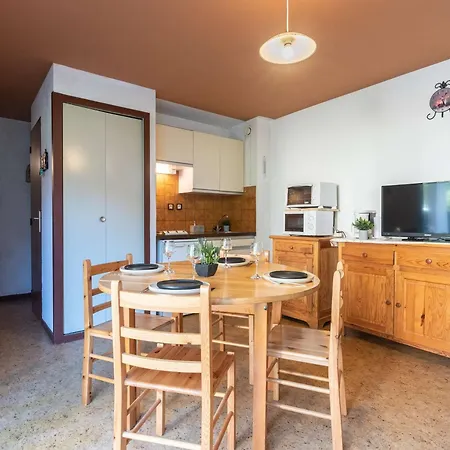 4 Personnes Avec Terrasse Et Parking A Lary - Fr-1-296-196 Saint-Lary-Soulan