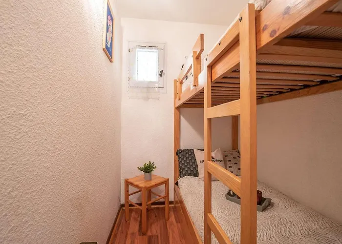 4 Personnes Avec Terrasse Et Parking A Lary - Fr-1-296-196 公寓 *