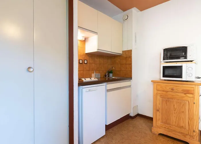 4 Personnes Avec Terrasse Et Parking A Lary - Fr-1-296-196 圣拉里苏朗