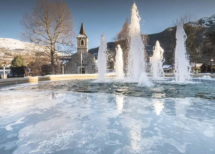 4 Personnes Avec Terrasse Et Parking A Lary - Fr-1-296-196 公寓 *