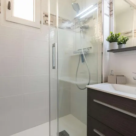公寓 4 Personnes Avec Terrasse Et Parking A Lary - Fr-1-296-196