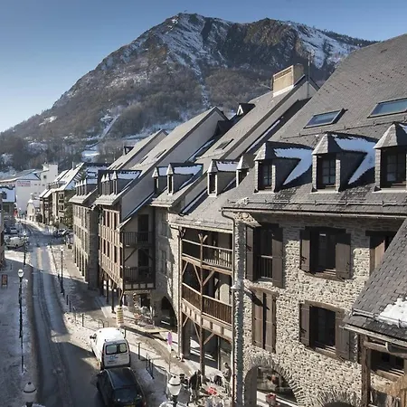 4 Personnes Avec Terrasse Et Parking A Lary - Fr-1-296-196 圣拉里苏朗