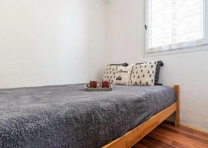 4 Personnes Avec Terrasse Et Parking A Lary - Fr-1-296-196 Apartment *