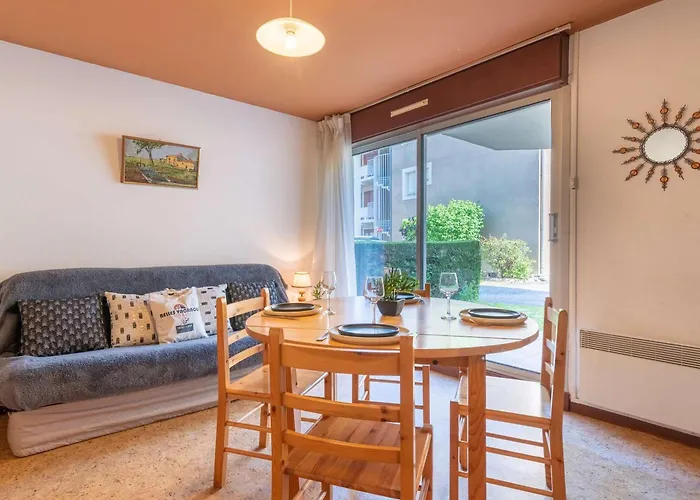 Apartment 4 Personnes Avec Terrasse Et Parking A Lary - Fr-1-296-196