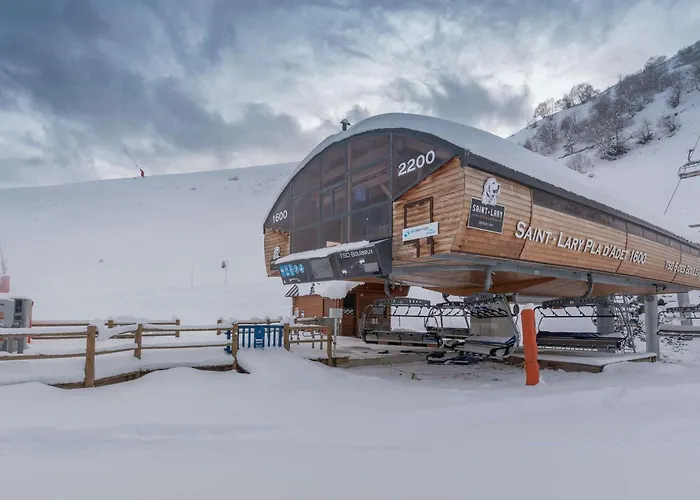 Apartment 4 Personnes Avec Terrasse Et Parking A Lary - Fr-1-296-196 *